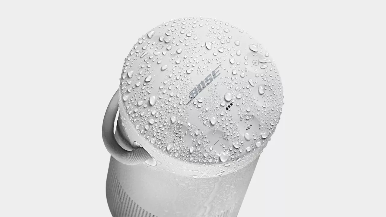 Water droplets on a SoundLink Revolve+ II Bluetooth speaker