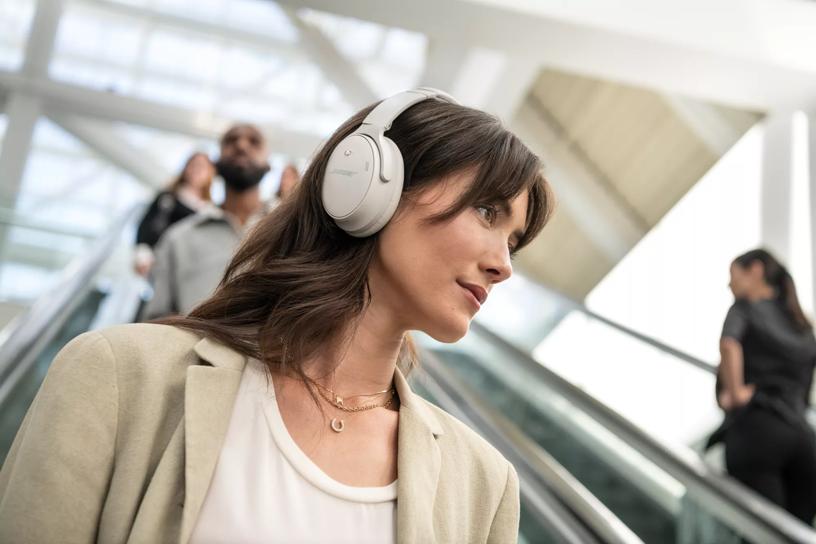 Casque intelligent à réduction de bruit QuietComfort 45 remis à neuf