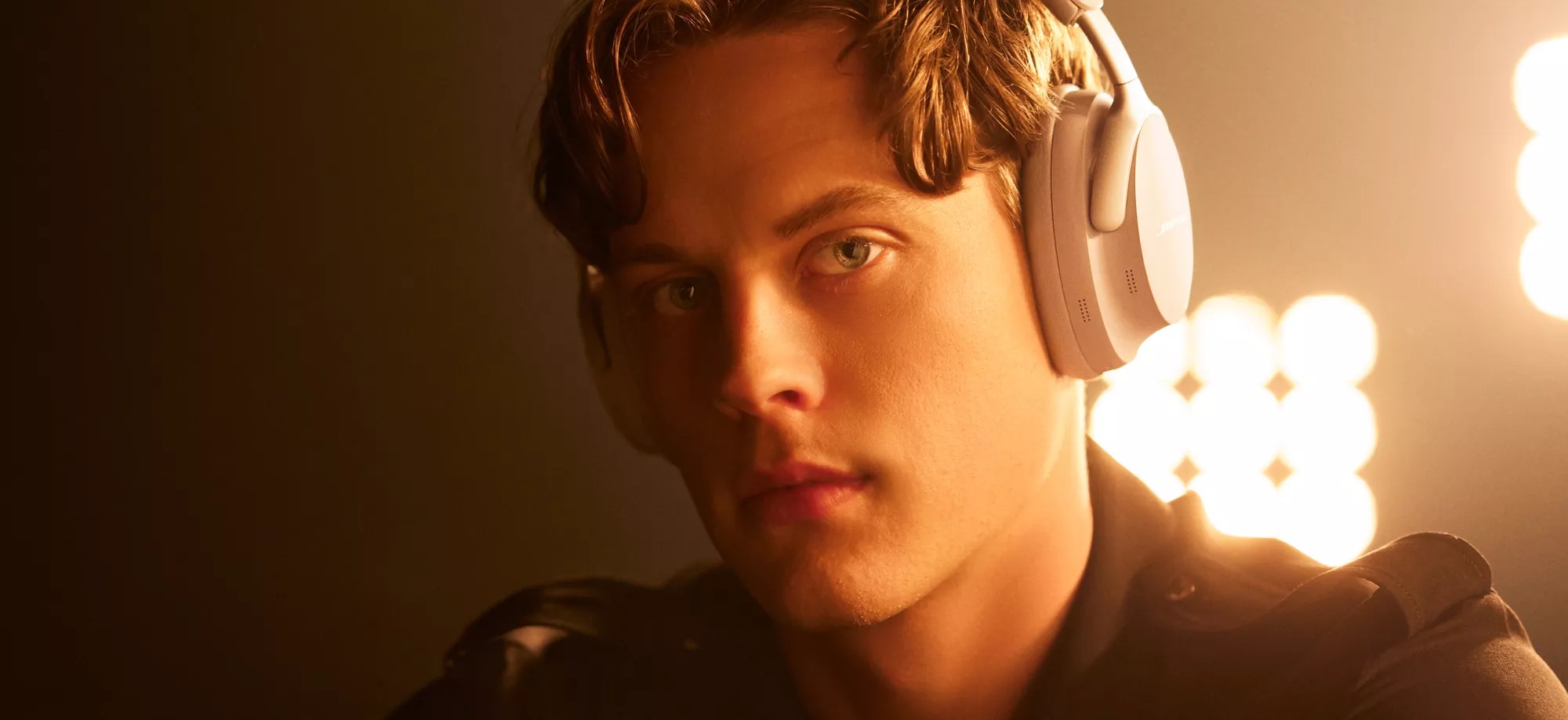 Joe Burrow portant le casque d’écoute QuietComfort Ultra de Bose