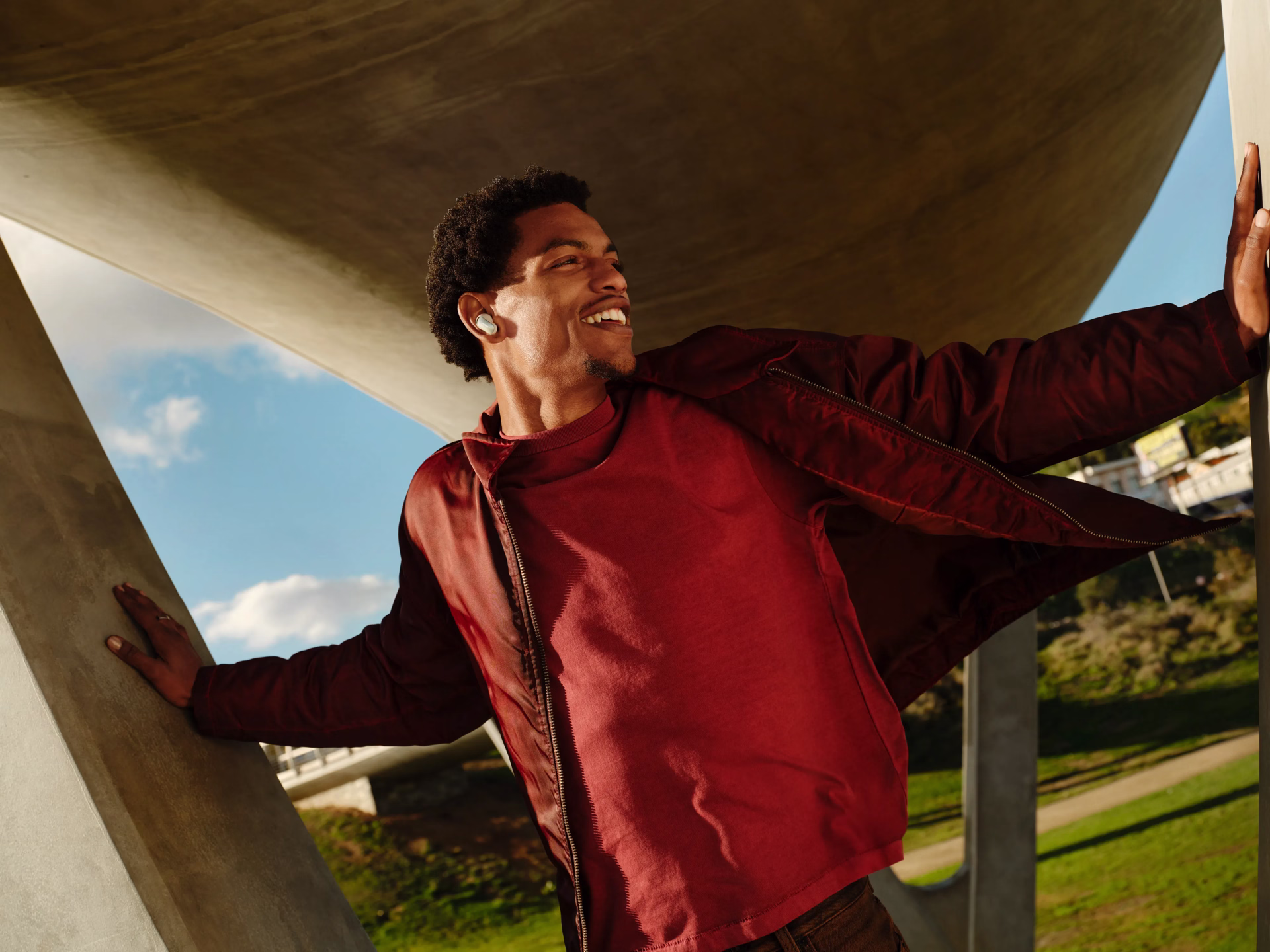 Man wearing Bose QuietComfort Ultra Earbuds (2nd Gen).