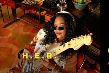 H.E.R. wearing Bose QuietComfort Earbuds II