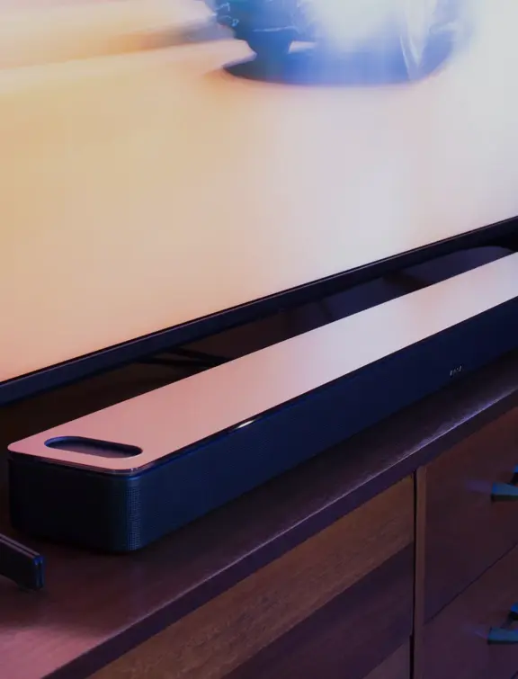 La barre de son intelligente Smart Ultra de Bose sur un téléviseur