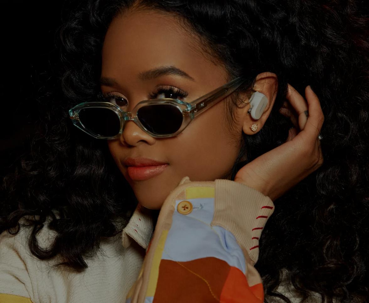 H.E.R. wearing QCEII