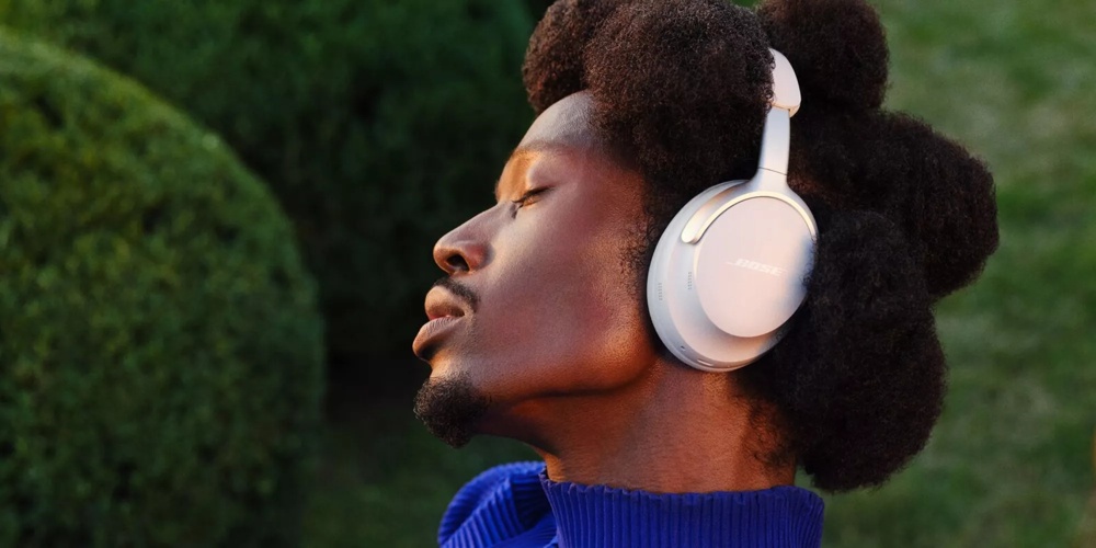 Man wearing Bose QuietComfort Ultra Headphones 
