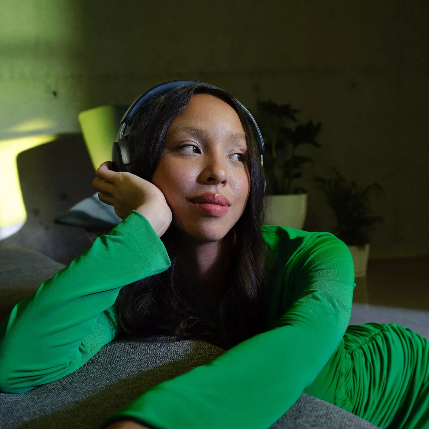 Woman wearing Bose QuietComfort Ultra Headphones