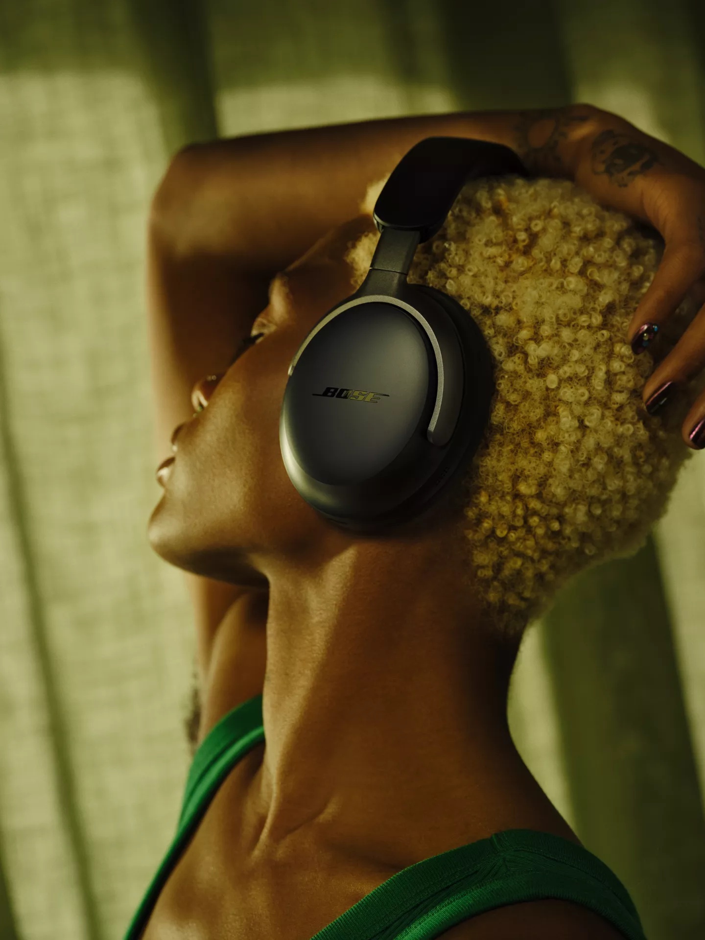Bose headphones buzzing hot sale