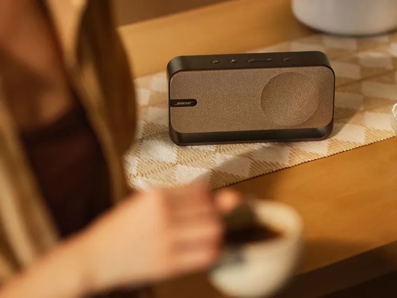 Bose SoundLink Home vo farbe Warm Wood, detailný pohľad